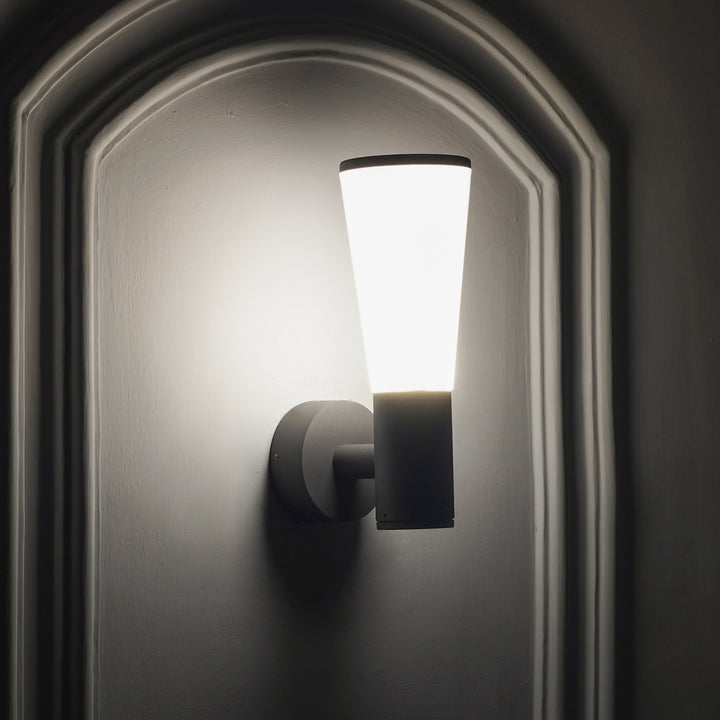 Gada Single Light Outdoor Wall Fitting In Black & White Finish