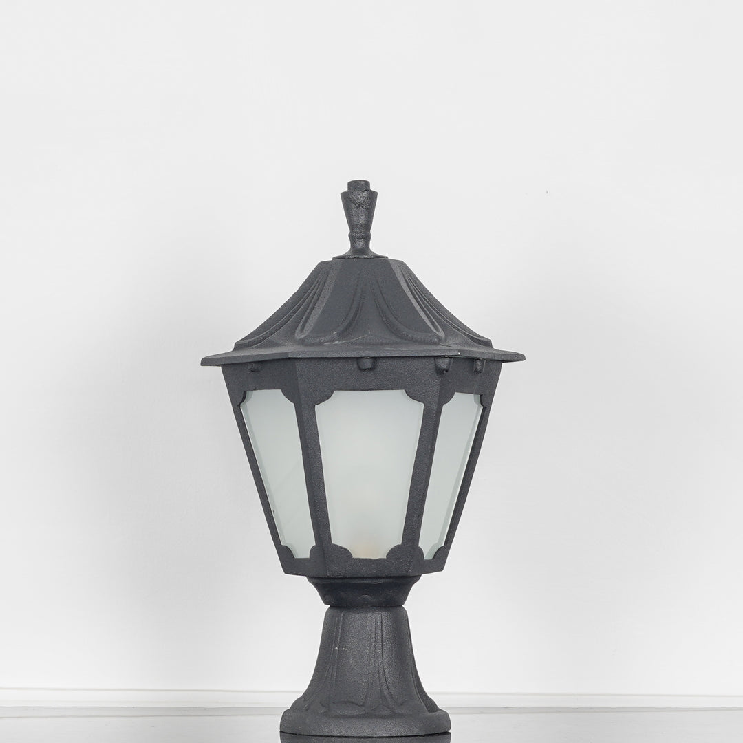 Stratford Outdoor Gate Pillar Light Die Cast Aluminium in Black Finish